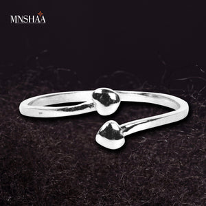 Image of Mnshaa reaching out ring. Aesthetically designed 925 sterling silver handmade adjustable ring. It is small, simple, delicate, elegant, light weight. Suitable for all occasions